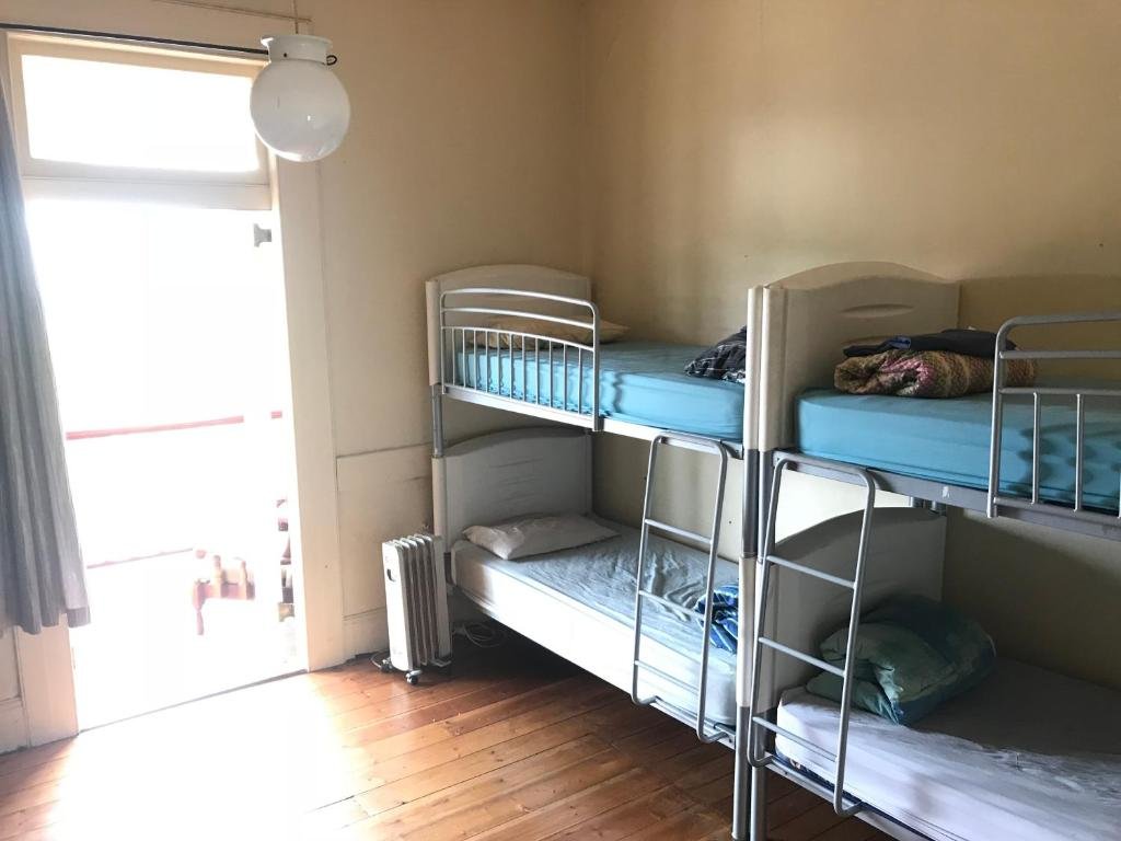 Кровать в общем номере (женский номер) Arthouse Hostel