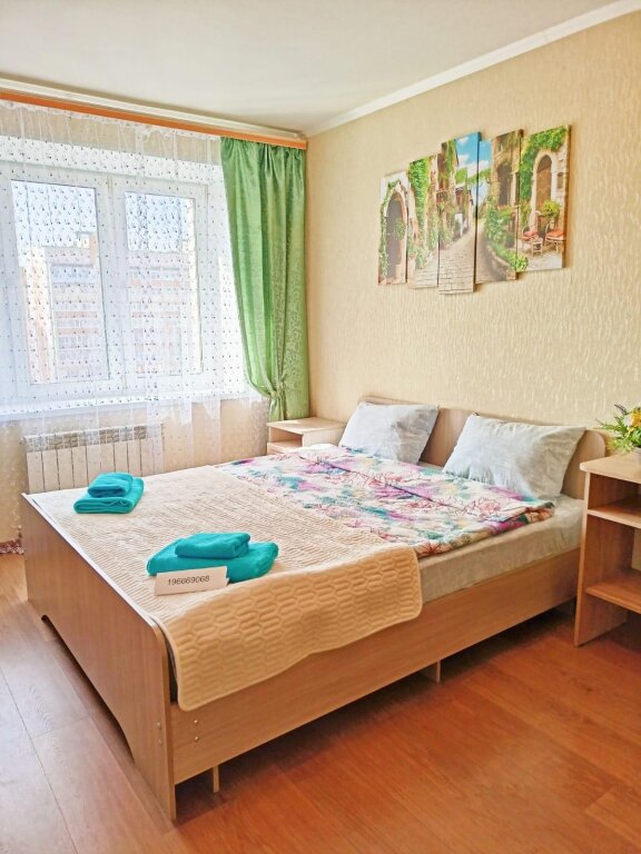 Superior Apartment Apartments on Vorobyova street 5