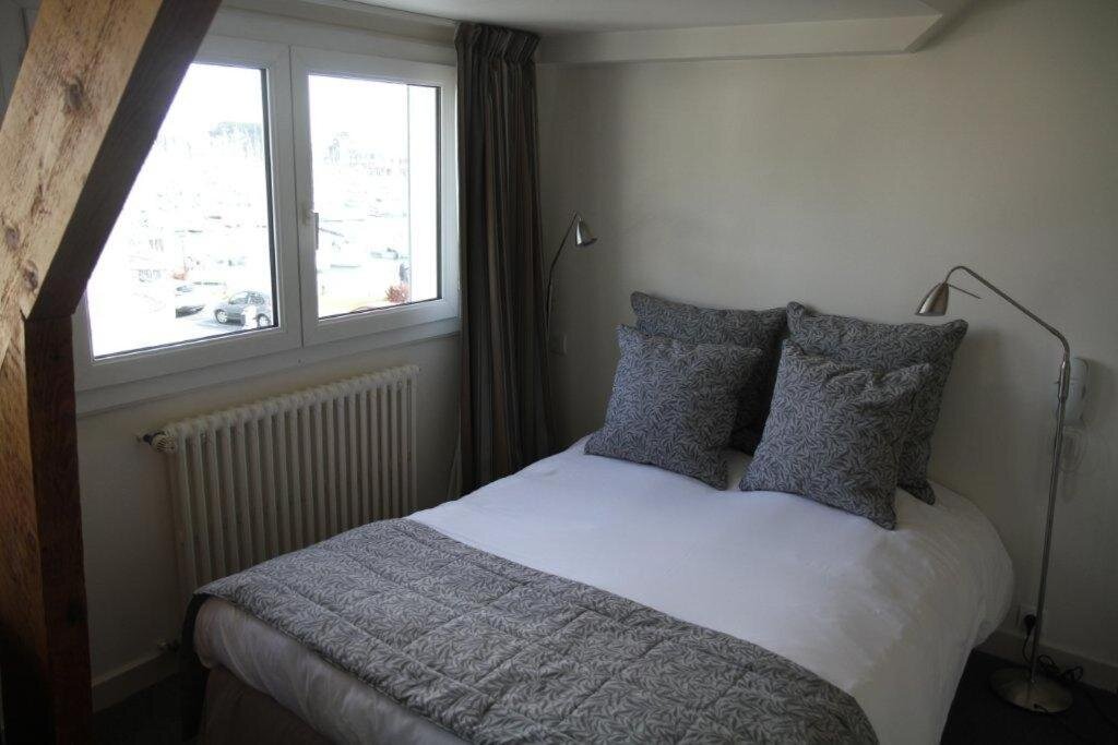 Standard Triple room with sea view Hotel Le Suroit