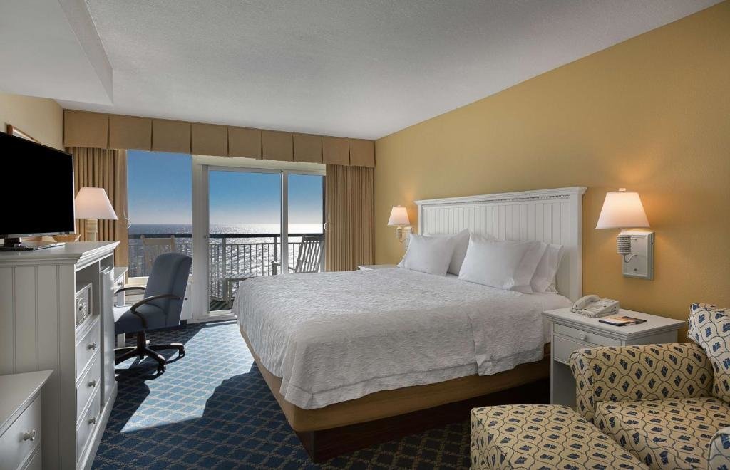 Двухместный номер oceanfront Hampton Inn & Suites Myrtle Beach Oceanfront