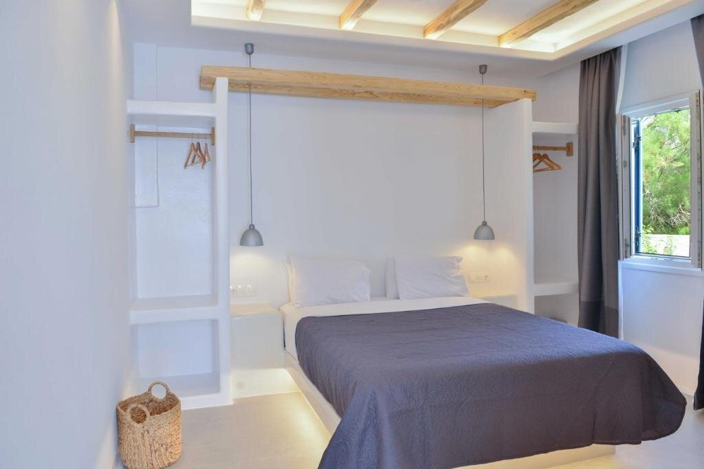 Deluxe Double room with balcony Dedalos Studios Naxos