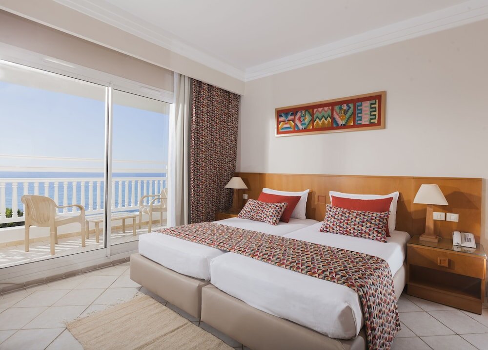 Standard triple chambre avec balcon et Vue mer Thabraca Thalasso & Diving