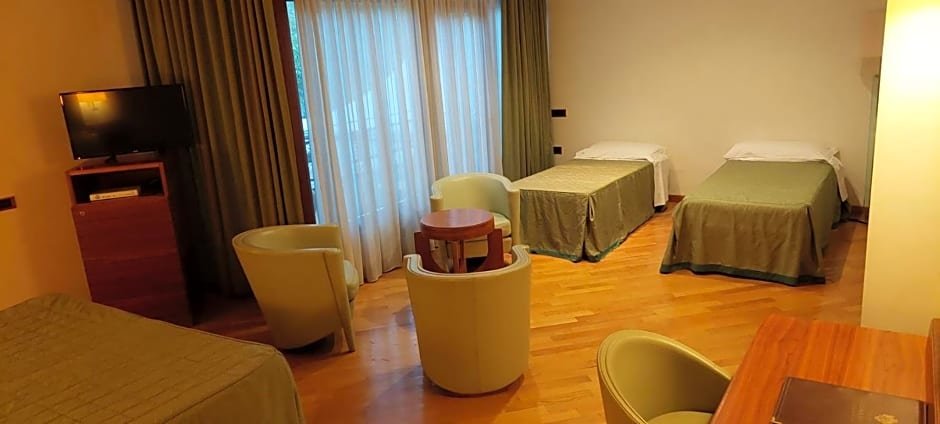 Четырёхместный номер Standard Solofra Palace Hotel & Resort
