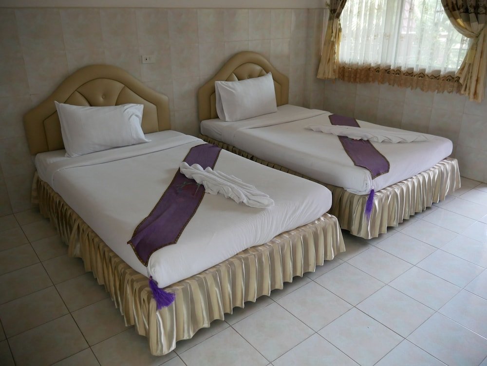 Standard Doppel Zimmer mit Balkon Hirun Grand Hotel