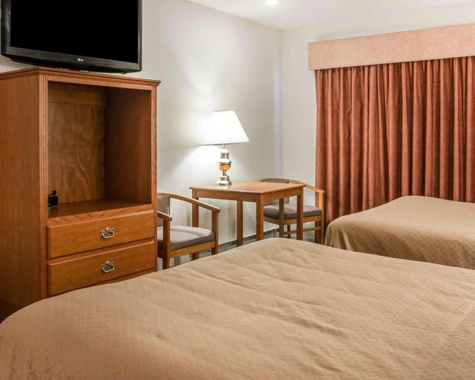 Deluxe Doppel Zimmer Quality Inn & Suites Beachfront