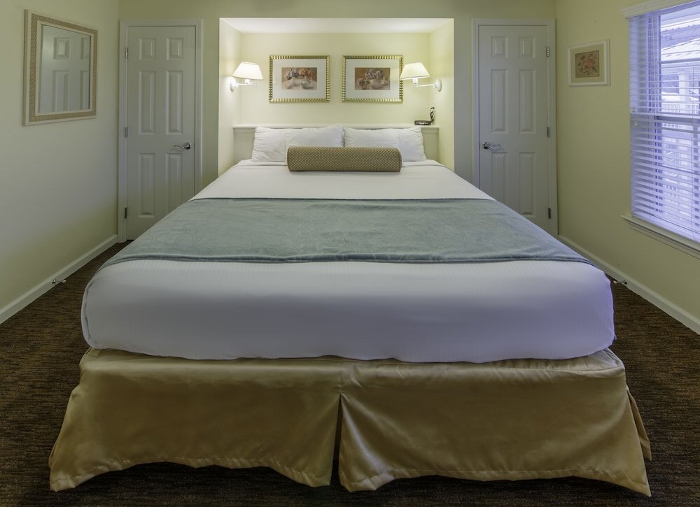 Номер Grand Holiday Inn Club Vacations Oak n Spruce Resort in the Berkshires an IHG Hotel