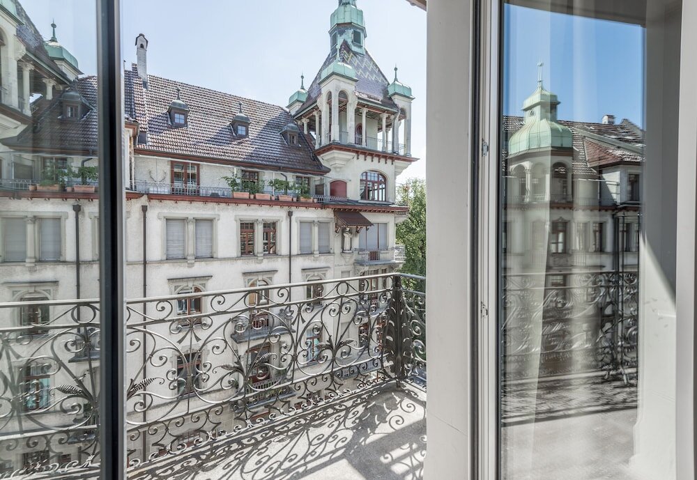 Двухместный номер Superior с балконом Hotel Alpina Luzern
