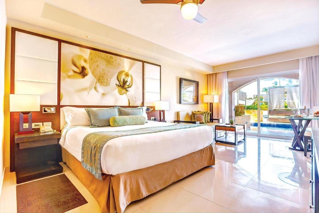 Luxury room Hideaway at Royalton Punta Cana, An Autograph Collection All Inclusive Resort & Casino - Adults Only