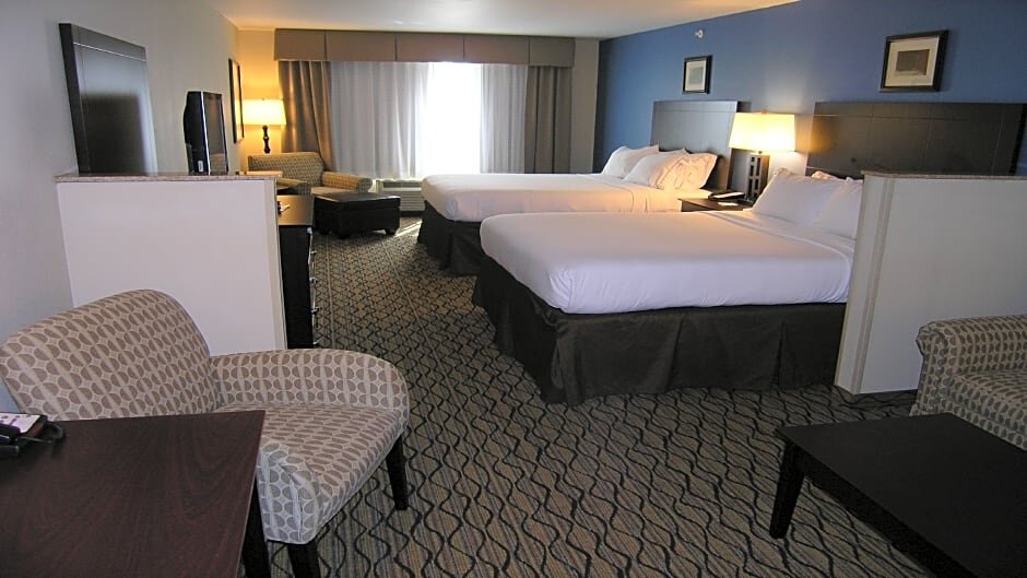 Standard suite Holiday Inn Express & Suites Belle Vernon, an IHG Hotel