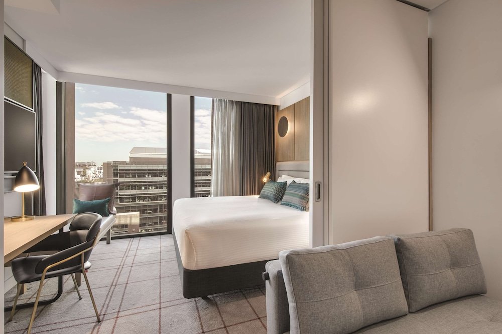 Executive Suite with city view Vibe Hotel Sydney Darling Harbour