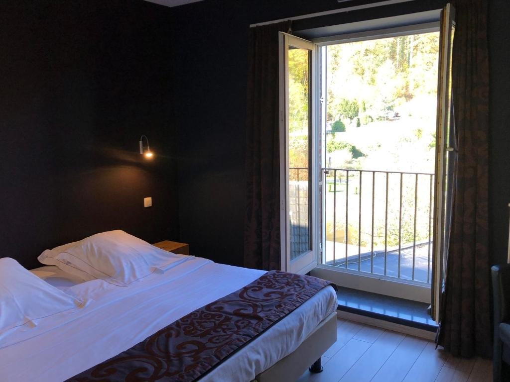 Standard Double room with river view Hotel La Librairie