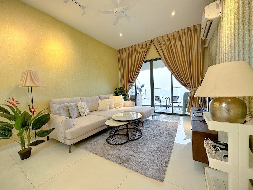 Семейные апартаменты с 3 комнатами с видом на море Country Garden Danga Bay NEO Suites