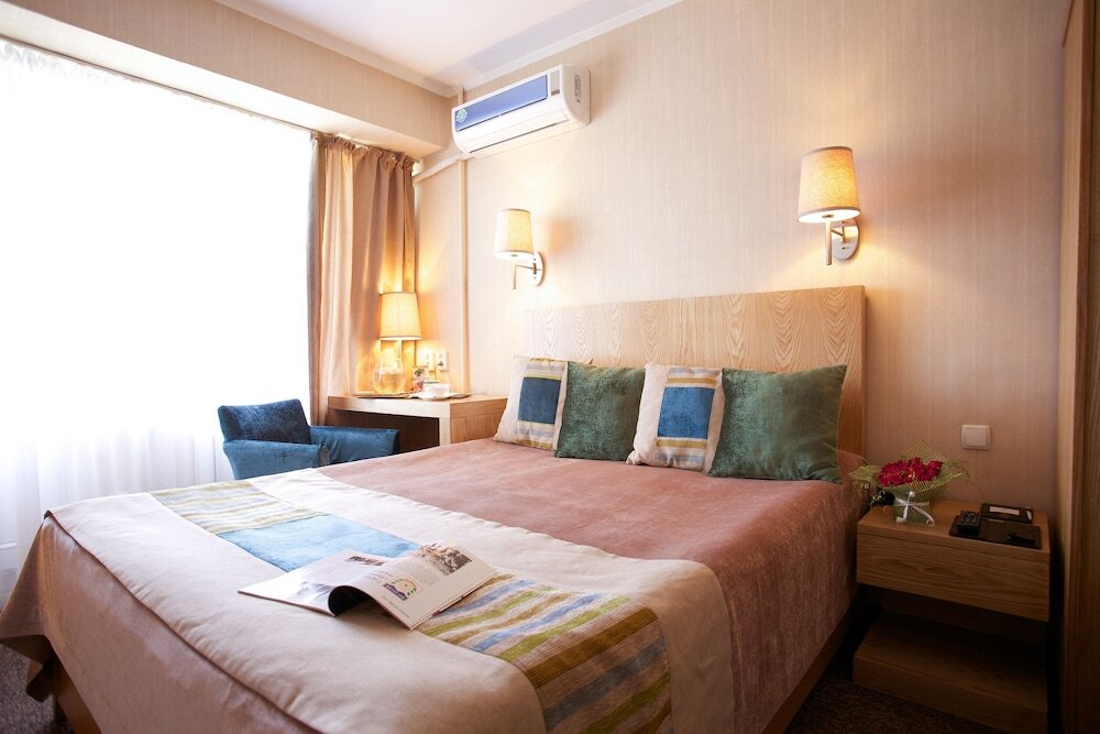 Standard Doppel Zimmer mit Balkon Club Hotel  Dostuk