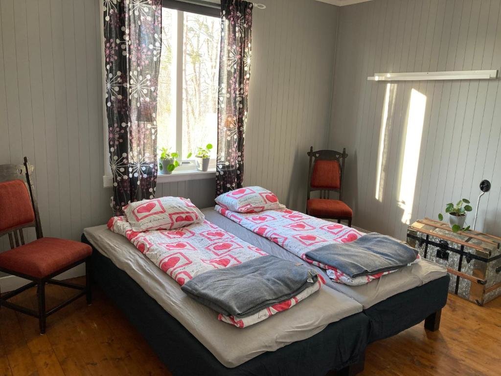 2 Bedrooms Apartment Snickaren Vandrarhem i Grästorp - Egen Lägenhet