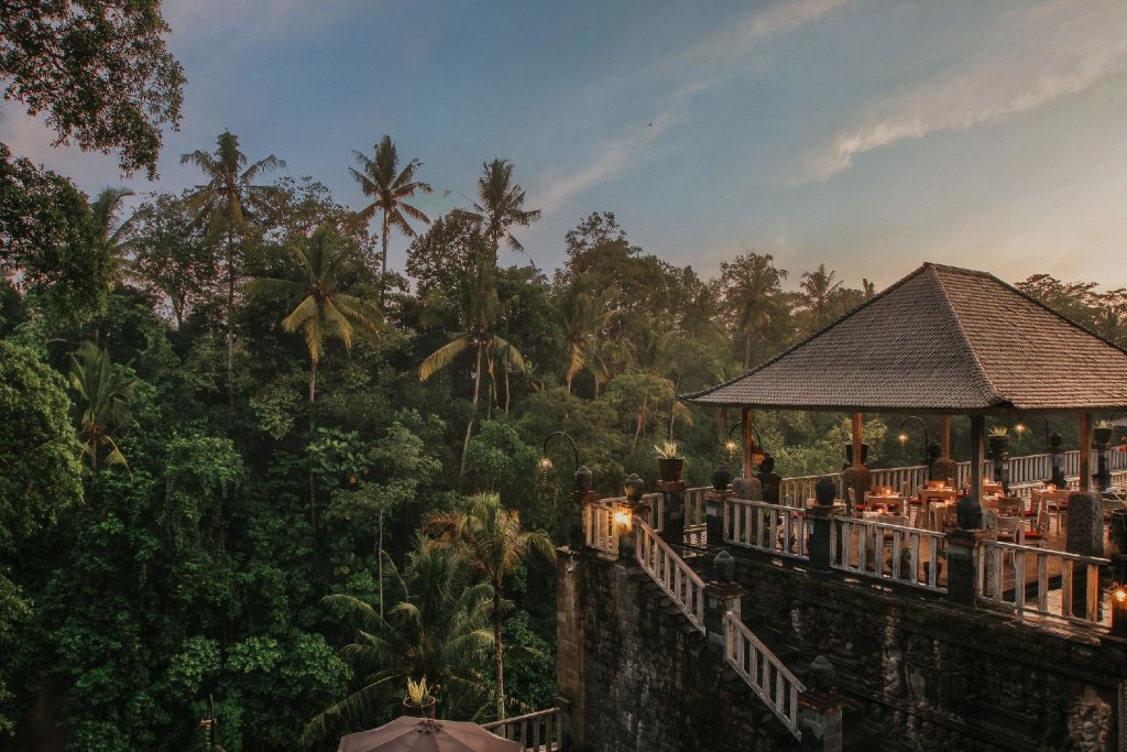 Полулюкс Deluxe Kawi Resort A Pramana Experience
