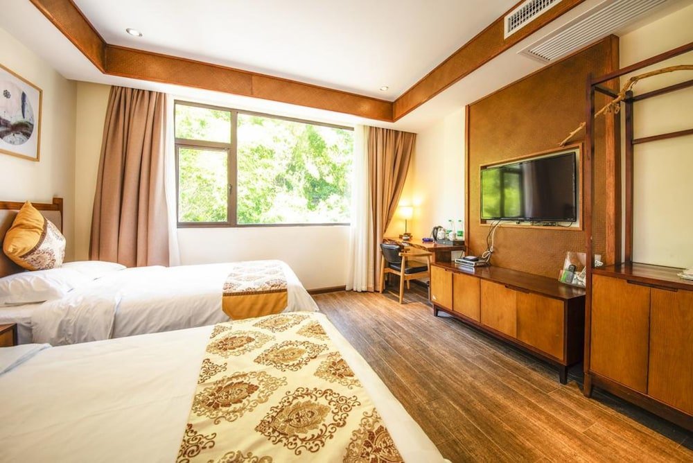 Standard Doppel Zimmer mit Bergblick Dongfang Tianshe Resort