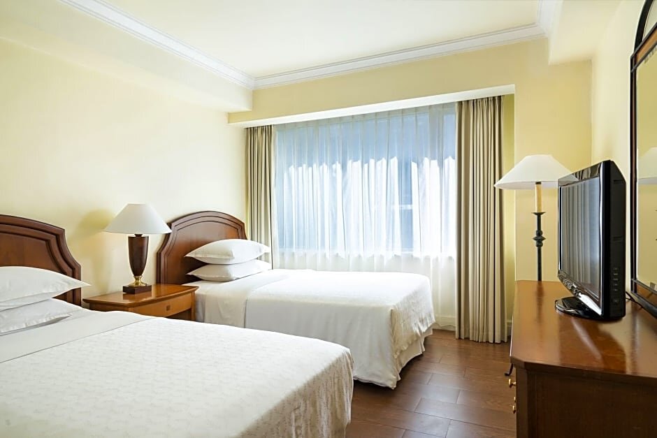 2 Bedrooms Standard Quadruple Family room Sheraton Surabaya Hotel & Towers
