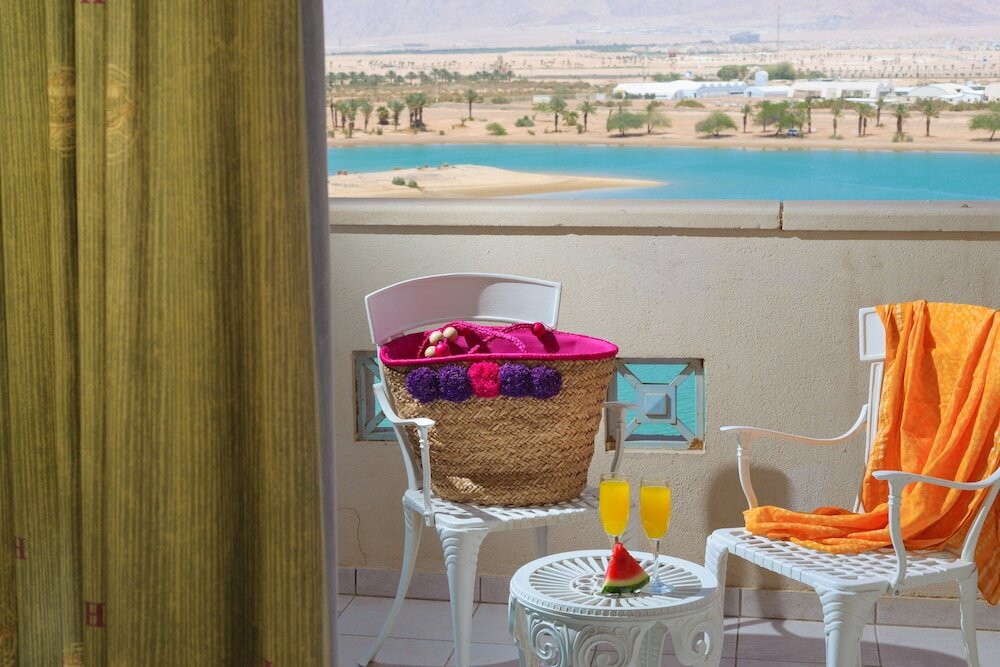Номер Deluxe с балконом и с видом на залив Herods Boutique Eilat a Premium collection by Fattal Hotels