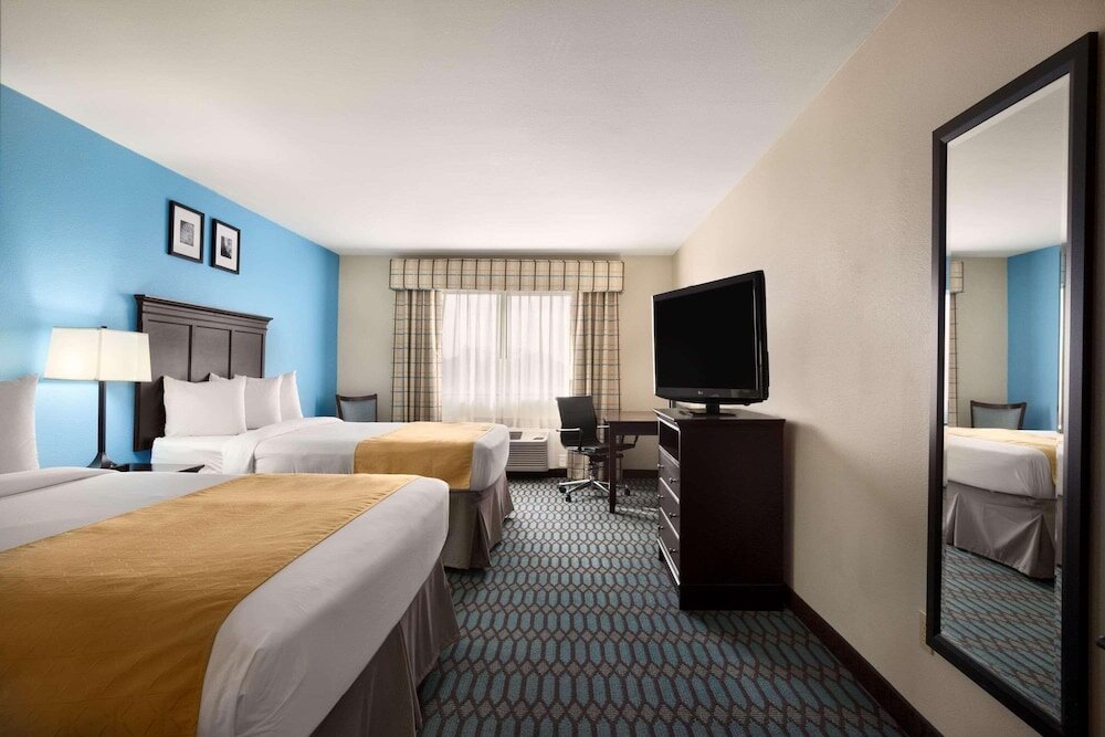 Standard quadruple chambre Country Inn & Suites by Radisson, Lubbock, TX