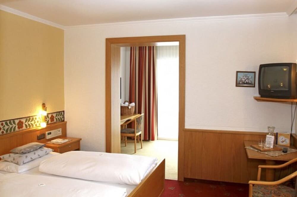 Camera doppia Comfort con balcone e con vista sulle montagne Hotel Völserhof