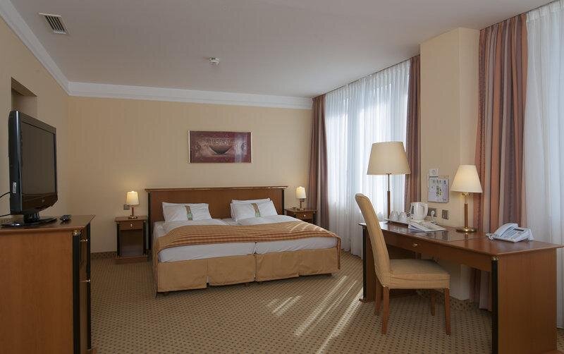 Economy Suite Holiday Inn Munich Unterhaching, an IHG Hotel