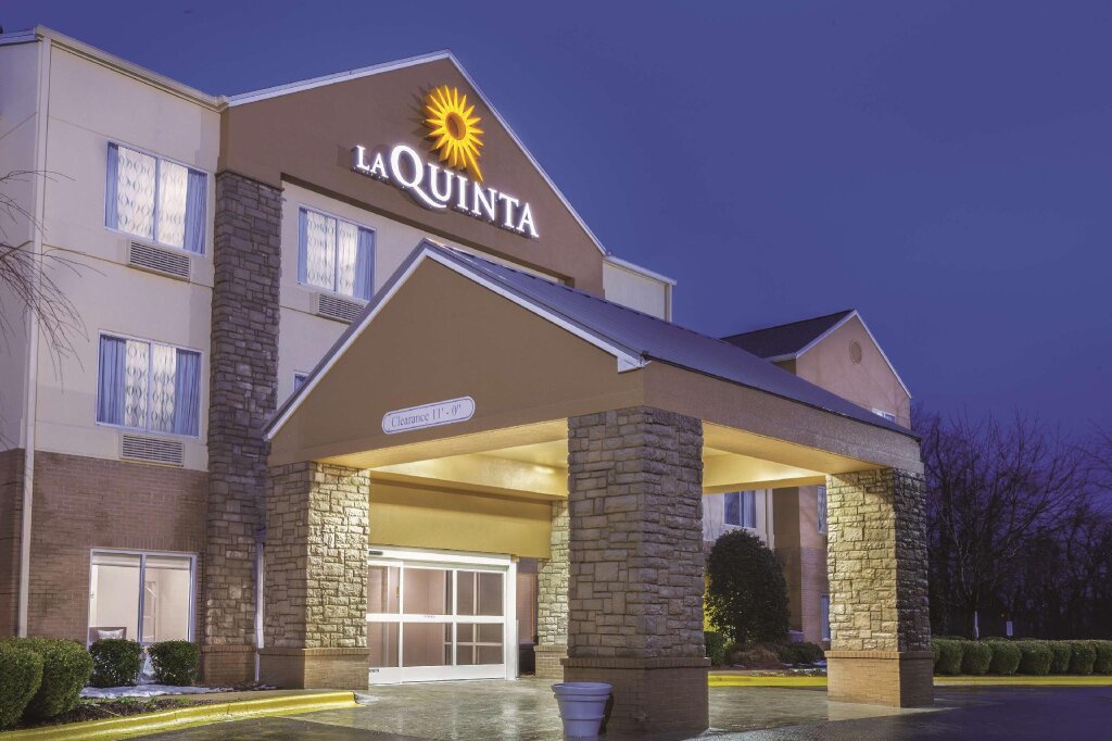 Четырёхместный номер Standard La Quinta Inn & Suites by Wyndham Hopkinsville