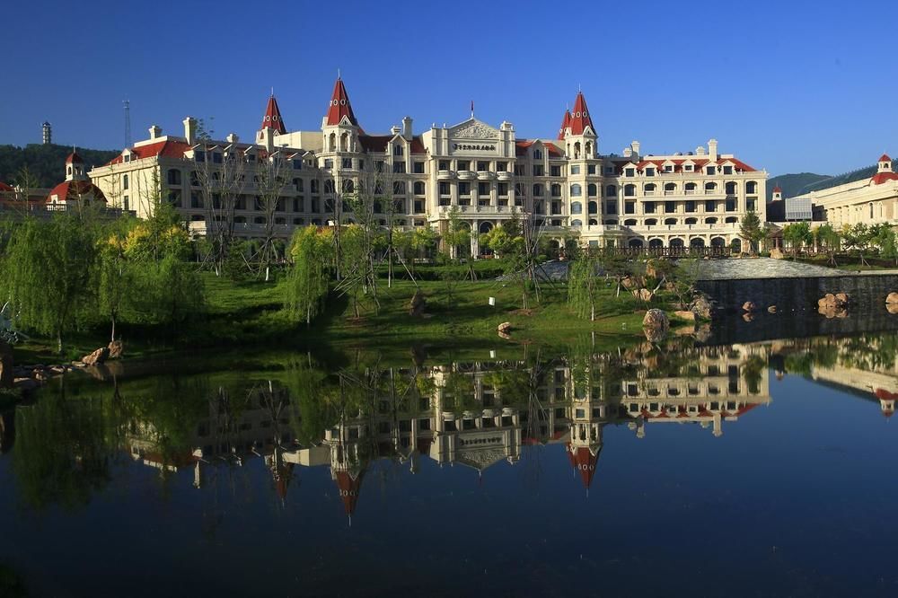 Bihu Hotspring Resort Tanghe