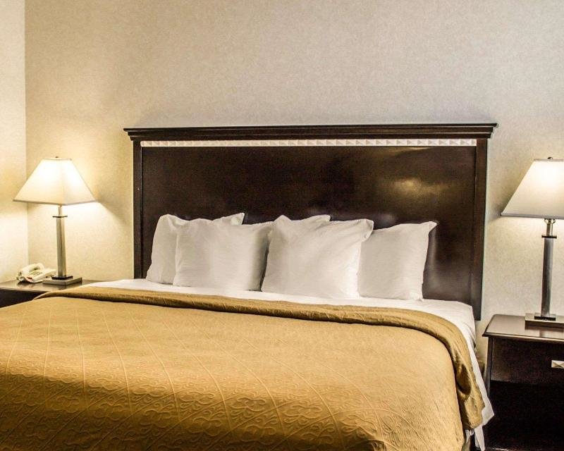 Standard room Quality Inn & Suites North