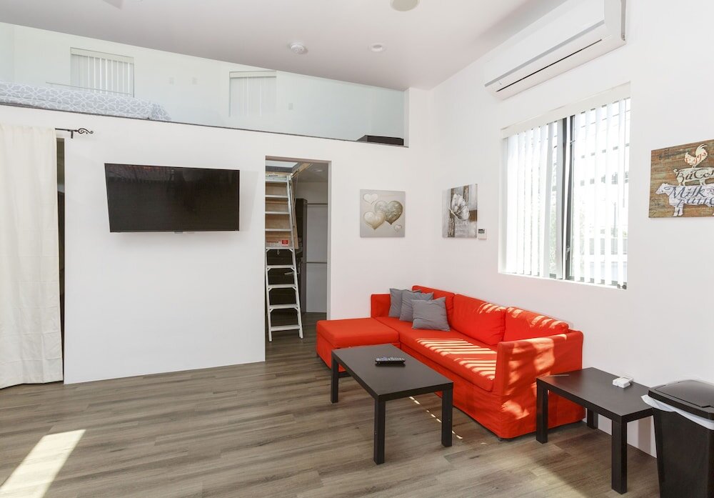 Appartement Modern Loft Rooftop Deck Venice Beach Studio Bedroom Apts by RedAwning