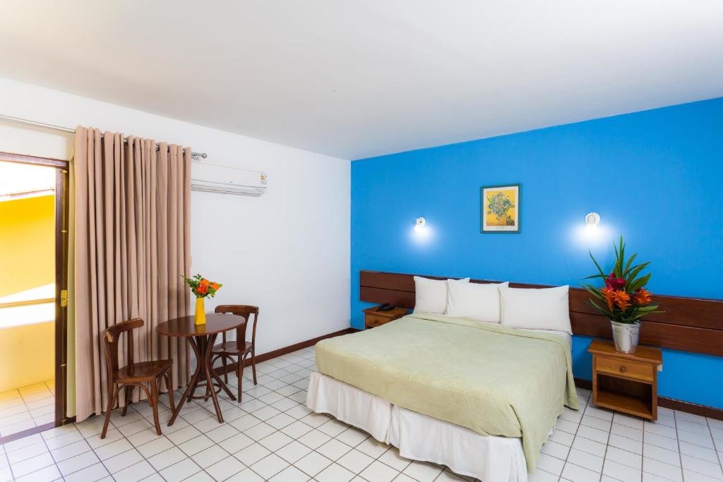 Standard Triple room with balcony Sunshine Praia Hotel