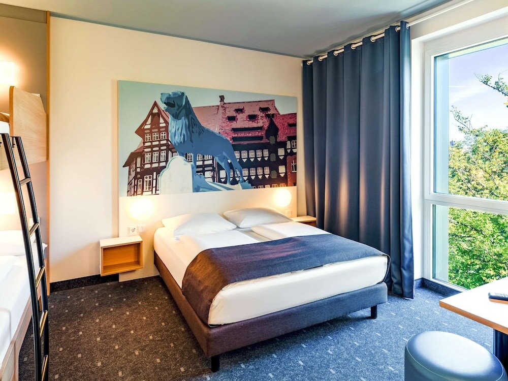 Четырёхместный номер Standard B&B Hotel Braunschweig-City