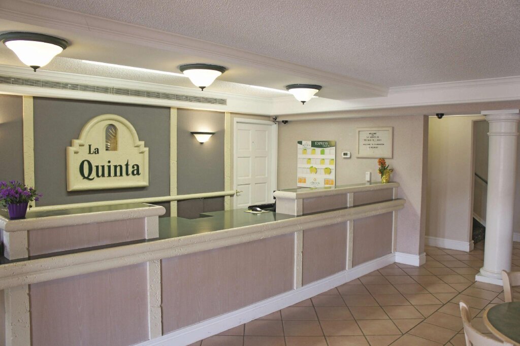 Люкс Deluxe La Quinta Inn by Wyndham Farmington