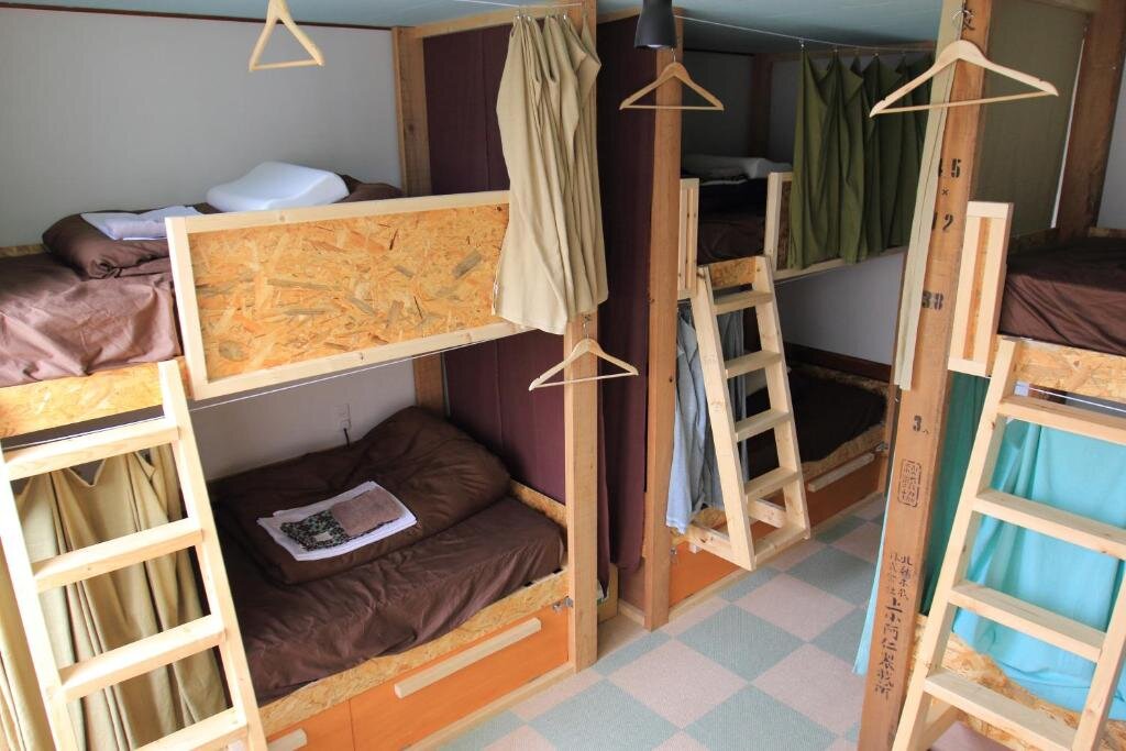 Кровать в общем номере Good Trip Hostel & Bar