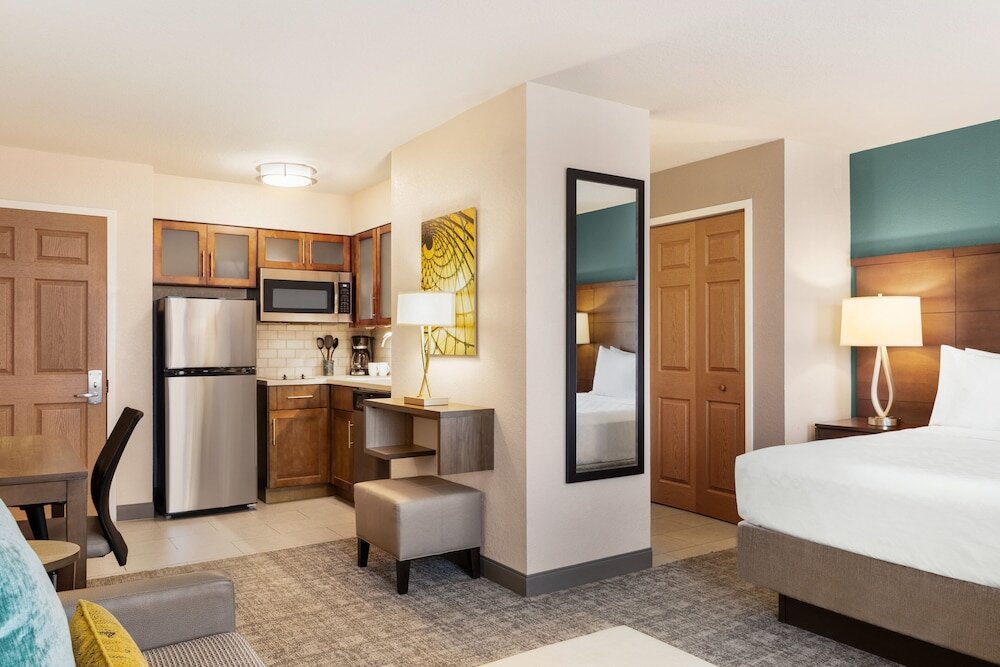 Люкс c 1 комнатой Staybridge Suites Fort Wayne, an IHG Hotel