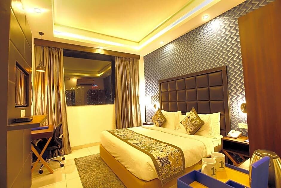 Standard room The Fern Residency Noida