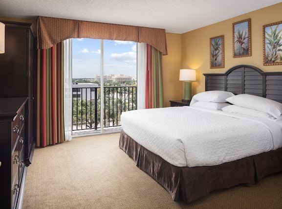 Люкс с 2 комнатами Embassy Suites by Hilton Fort Lauderdale 17th Street