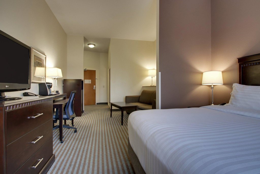 Camera Executive Holiday Inn Express Leland - Wilmington Area, an IHG Hotel