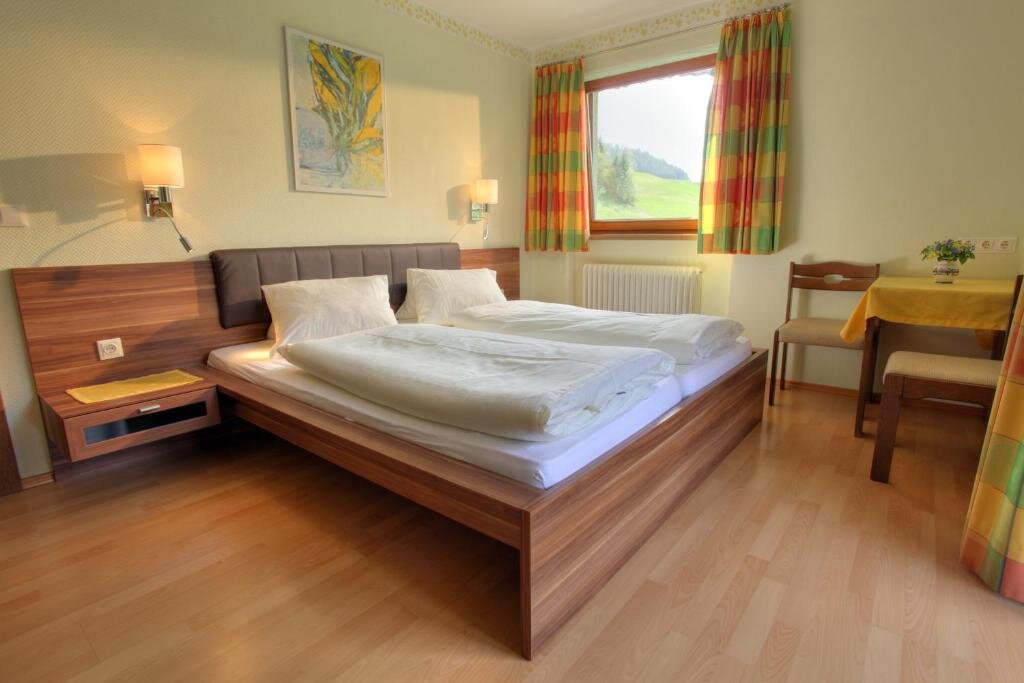 Standard Double room Gästehaus Hölzl