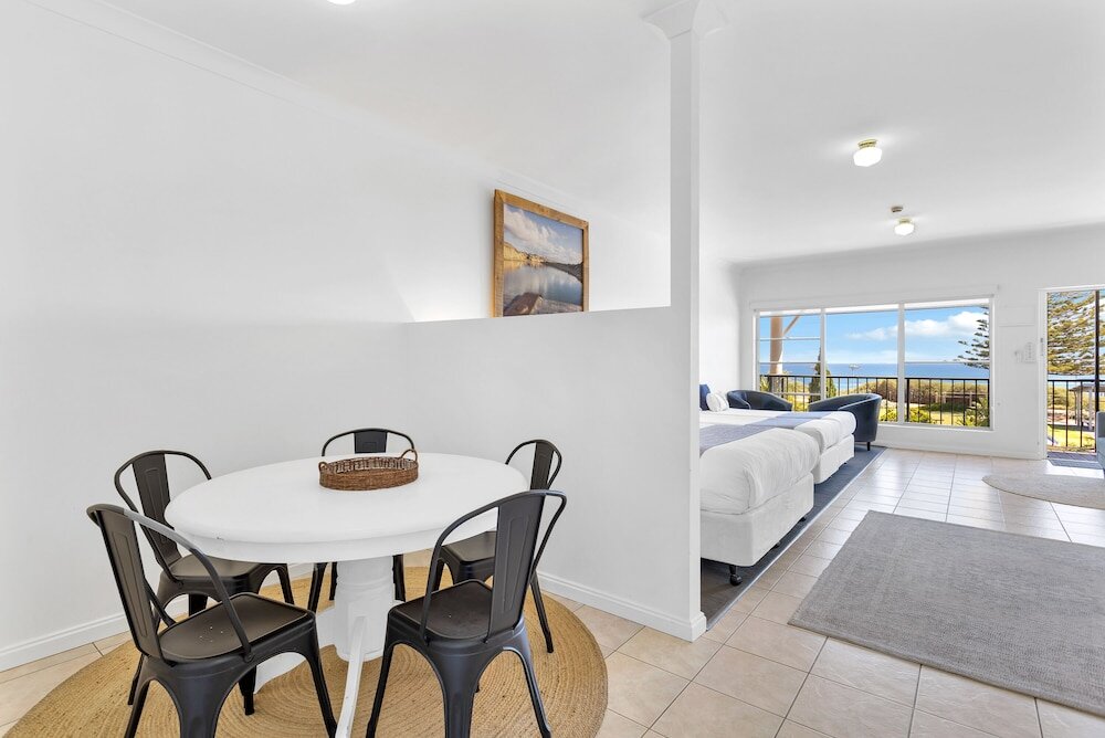 Habitación familiar De lujo con balcón y con vista al océano Coast Motel and Apartments