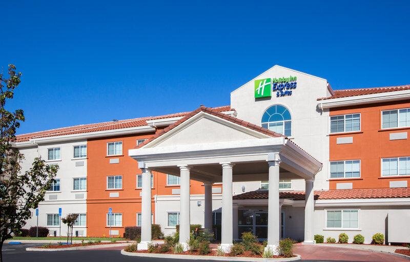Suite Holiday Inn Express Hotel & Suites Oroville Lake, an IHG Hotel
