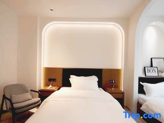 Bed in Dorm Fuhua Time Hotel（Qianjin Exhibitin Center Store）