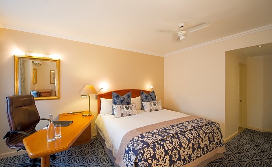 Номер Standard Protea Hotel by Marriott Johannesburg Balalaika Sandton