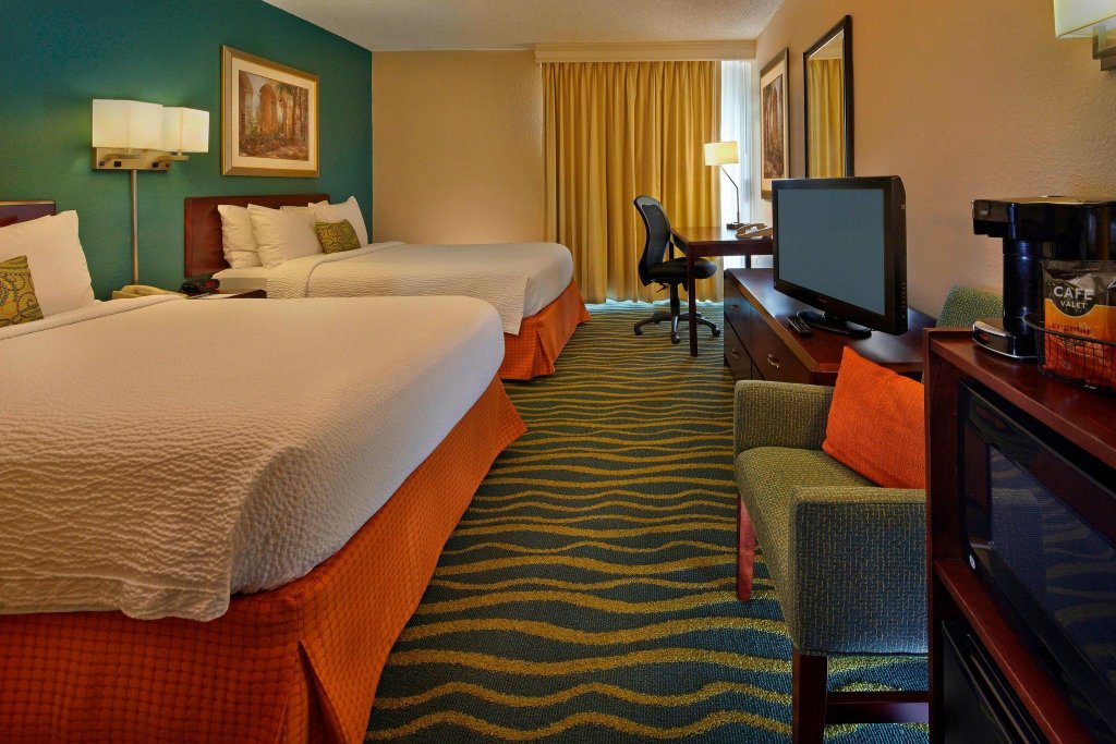 Номер Standard Fairfield Inn and Suites by Marriott Palm Beach