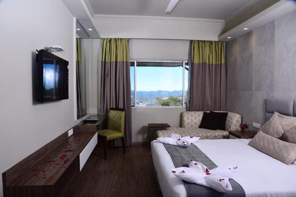 Premier Double room with view Sinclairs Retreat Ooty