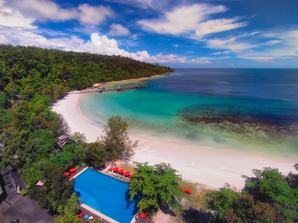 Полулюкс Bunga Raya Island Resort & Spa