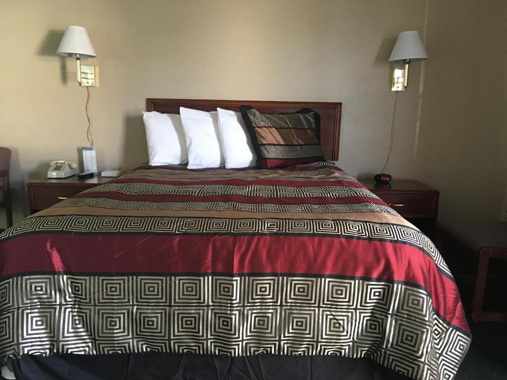 Standard room Travel Inn Motel