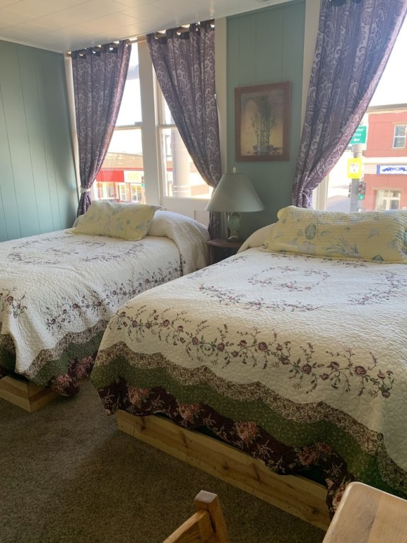2 Bedrooms Family Suite Historic Hotel Greybull