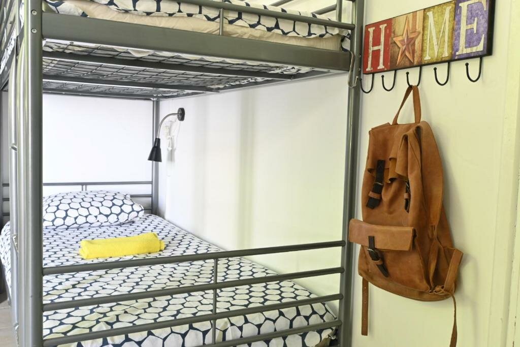 Кровать в общем номере (женский номер) Lemongrass Hostel
