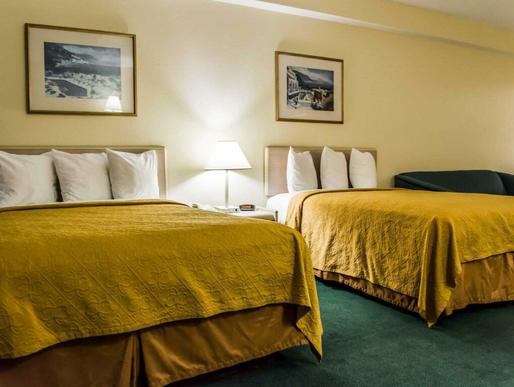 Standard Double room Quality Inn and Suites Golf Resort