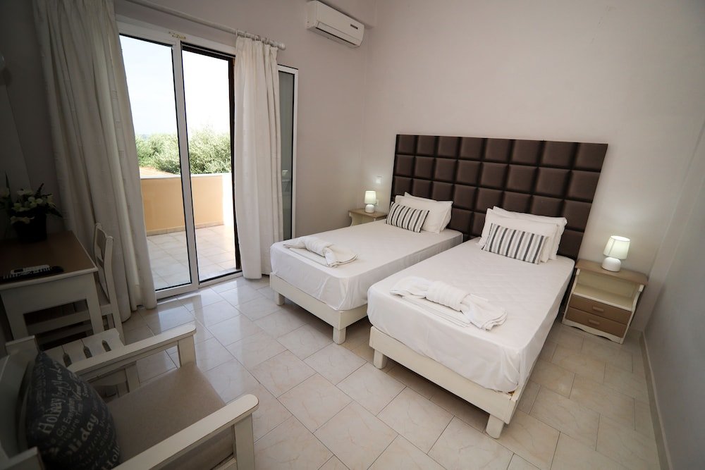 Standard Double room with balcony Scheria Hotel